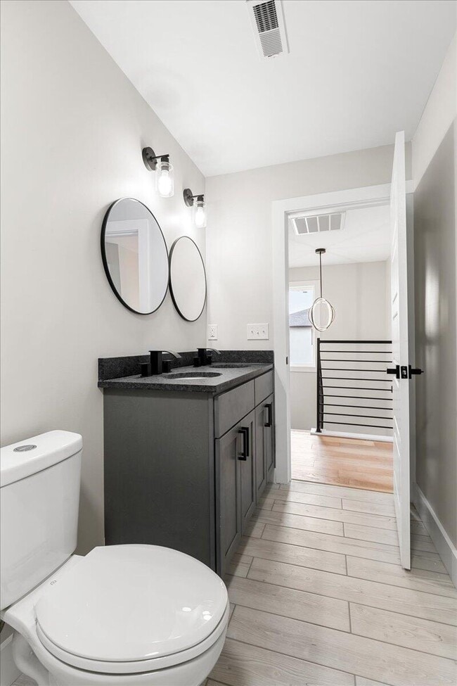 Building Photo - 145 Crooked Creek Dr