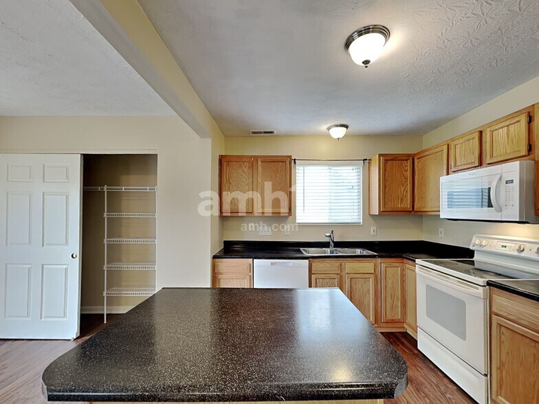 Building Photo - 6530 N Andover Way