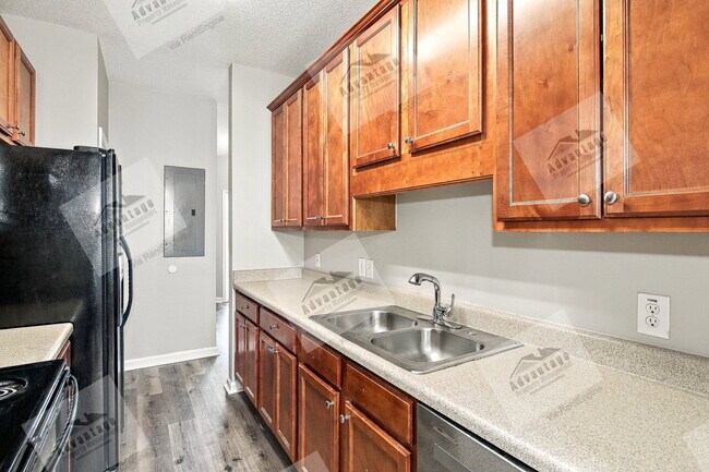 Building Photo - 235 Shenandoah Dr