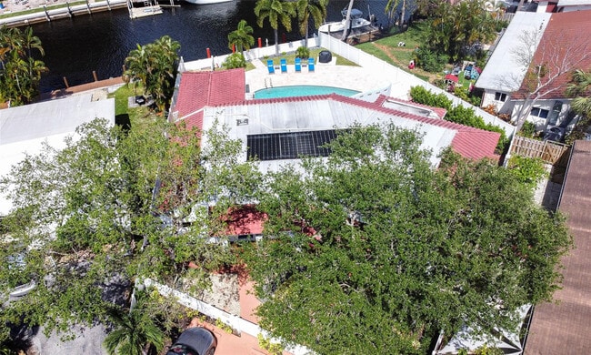 Building Photo - 1240 SW 13th Cir