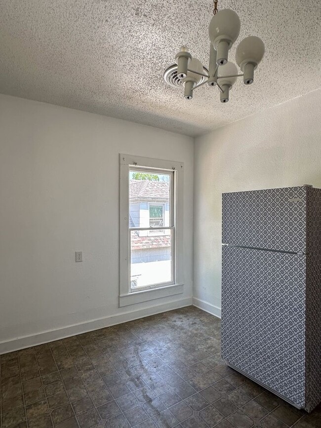 Building Photo - Charming 2-Bed, 1-Bath Duplex Near MSU and Downtown