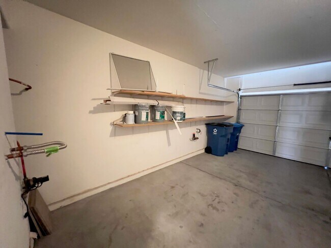 Building Photo - 4 bedroom, 3 bathroom home located in Southwest, NV!
