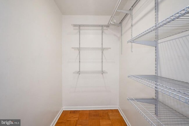 Building Photo - 10201 Grosvenor Pl