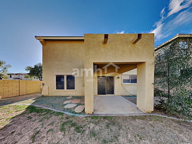 Building Photo - 8462 E Lindner Ave