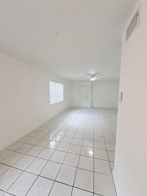 Building Photo - 1020 N 18th Ct