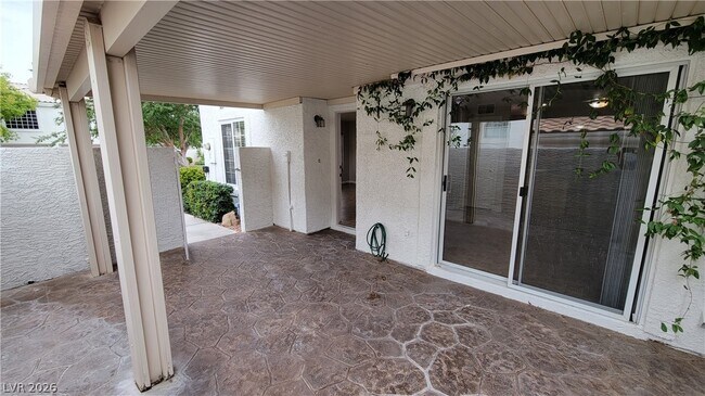 Building Photo - 453 Temple Canyon Pl
