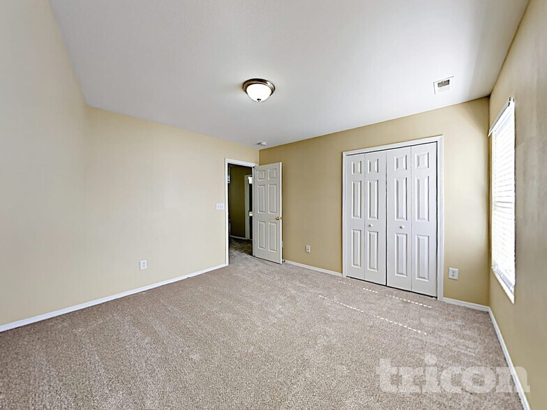 Building Photo - 2801 Buckleigh Dr