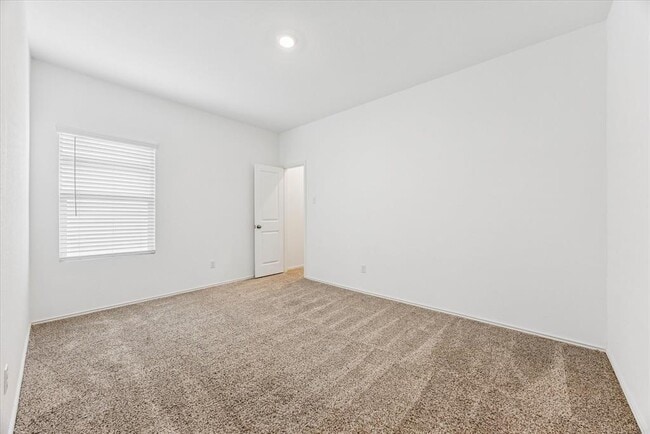 Building Photo - 304 Mica Trl