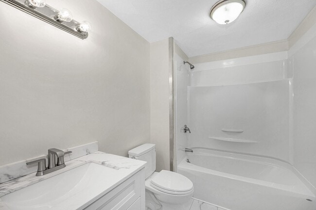 Building Photo - 280 Apache Way