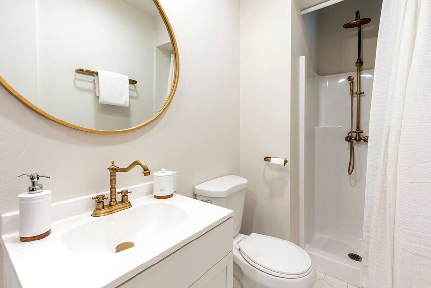 Building Photo - 3109 6th Ave