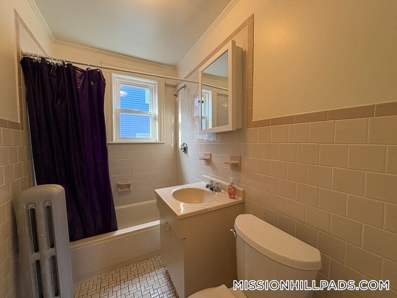 Building Photo - 155-157 Hillside St.