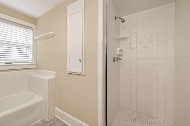 Building Photo - 1807 Crocker St