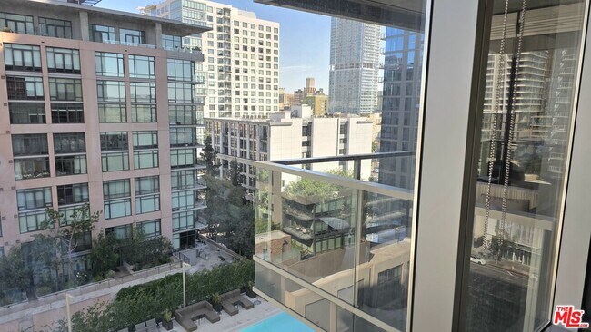 Building Photo - 1155 S Grand Ave