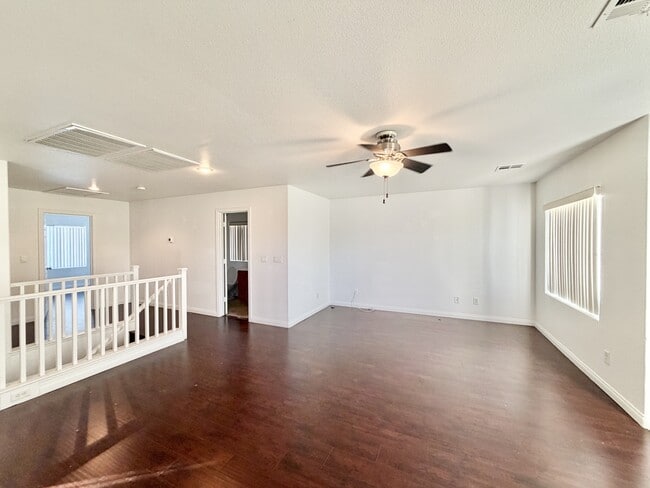 Building Photo - 2952 Jacaranda Dr