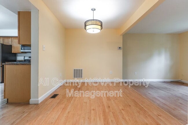 Building Photo - 7612 Indian Hills Dr