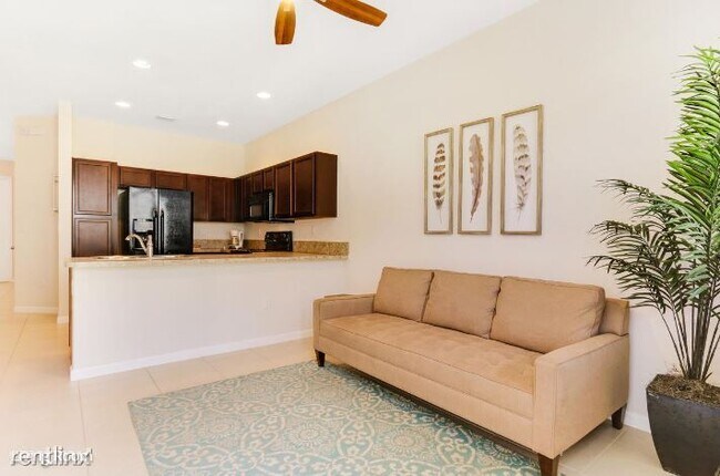 Building Photo - 2 br, 2.5 bath Townhome - 150 S Pine Islan...