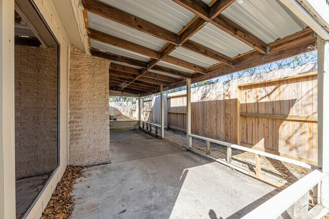 Building Photo - 6030 Gallant Forest Dr