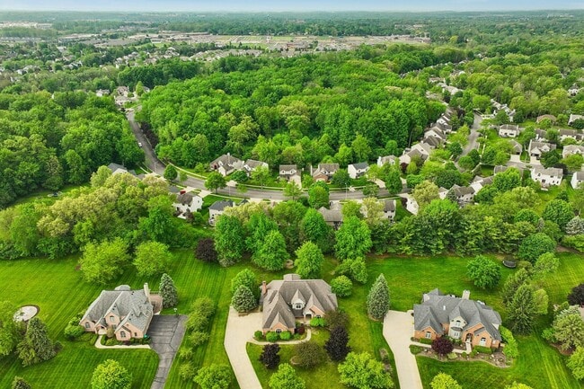 Building Photo - 1819 Brookview Dr