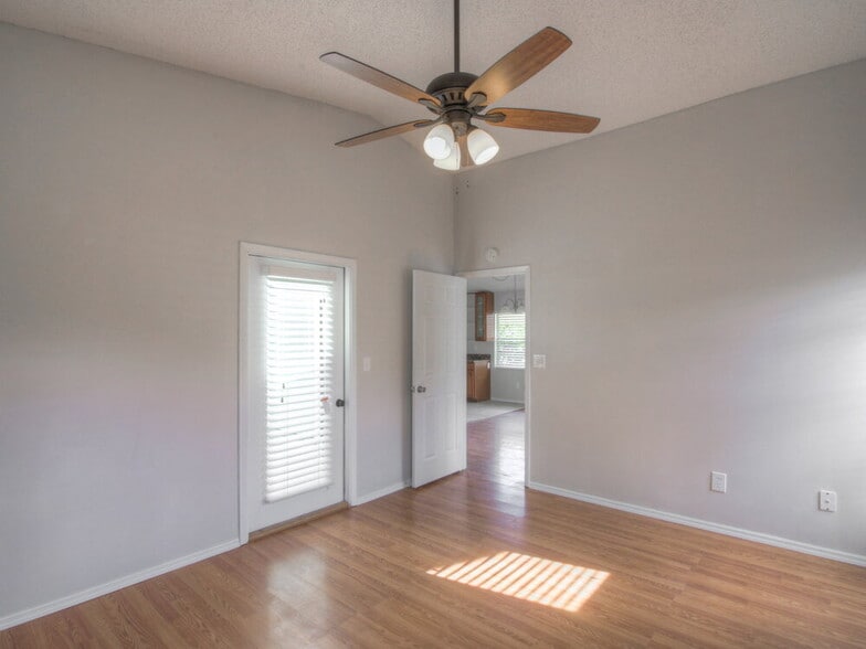 Building Photo - 1505 Cougar Ct