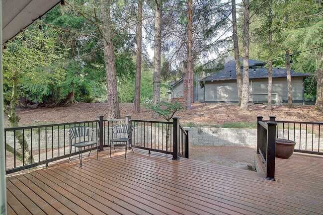 Building Photo - 4Bd/2.5Ba Sammamish Home