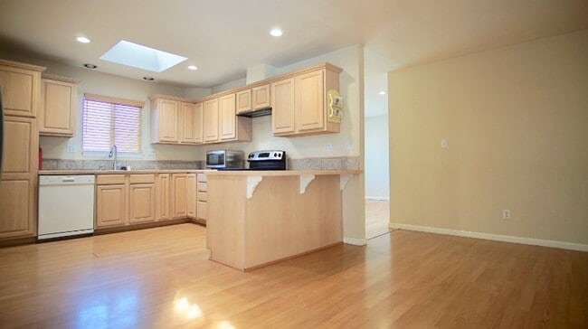 Building Photo - 4732 Manitoba Dr