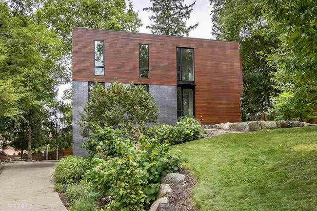 Building Photo - 209 N Prospect Ave