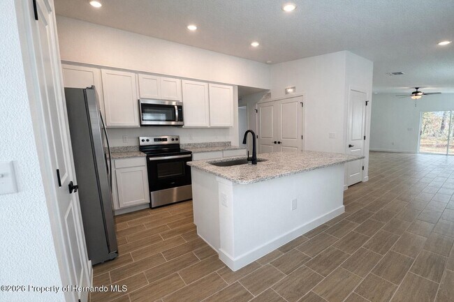 Building Photo - 2464 Fairview Rd