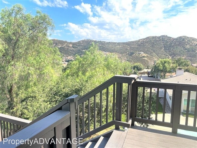 Building Photo - 3 br, 2.5 bath House - 731 Lingel Dr