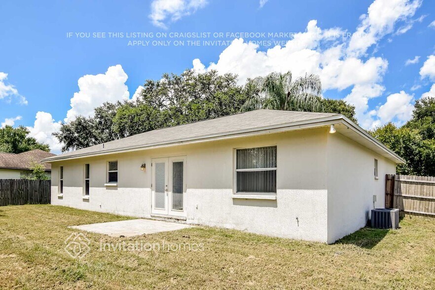 Building Photo - 2718 Jennifer Dr
