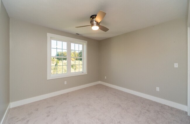 Building Photo - 61 Boutelle Rd