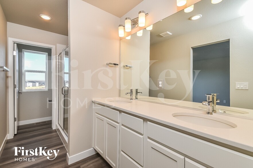 Building Photo - 10405 Luneth Dr