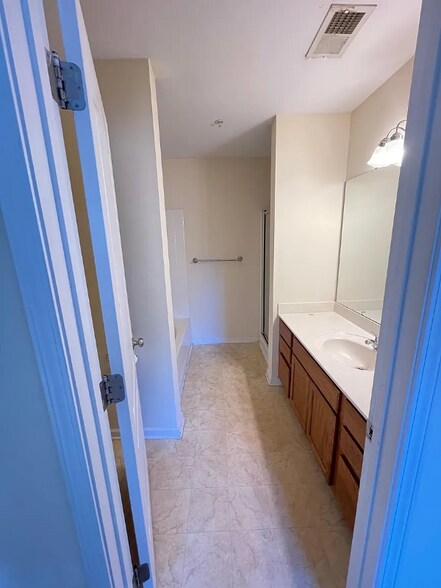 Building Photo - 1610 Termini Dr