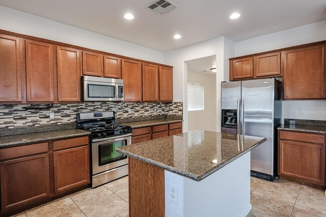 Building Photo - 12039 W Leather Ln