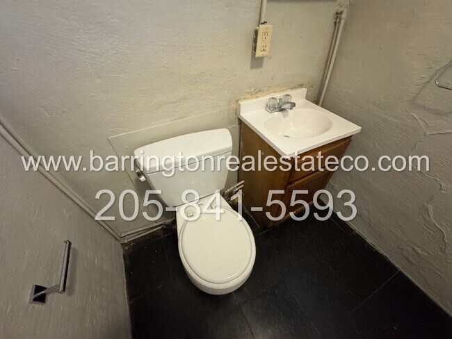 Building Photo - 337 Iota Ave S