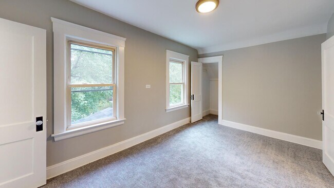 Building Photo - Old Brooklyn Area - 3 Bedroom Single Famil...