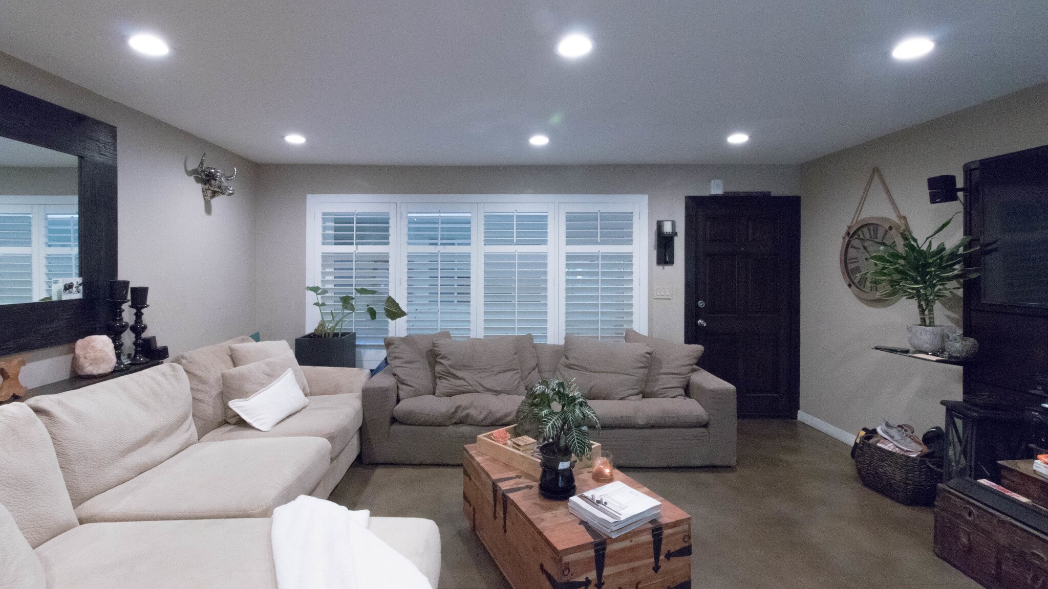 Building Photo - 333 Newport Ave