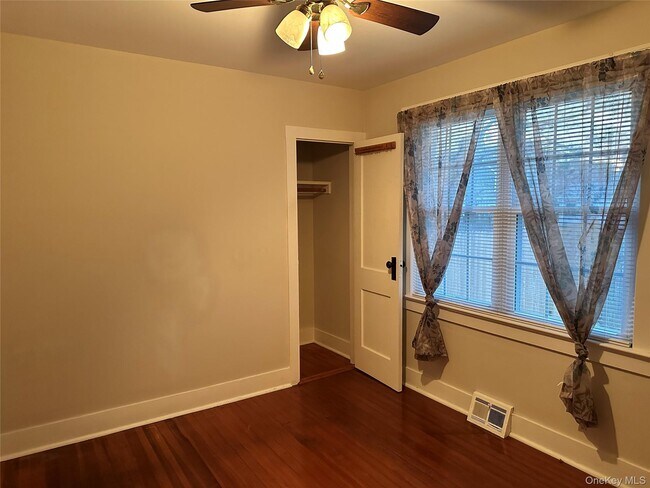 Building Photo - 517 Flint St