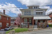 Building Photo - 726 S 29th St