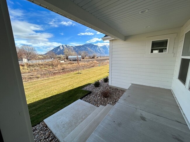 Building Photo - 2 Bedroom 2.5 Bathroom 55+ community-1/2 off 1st Month!