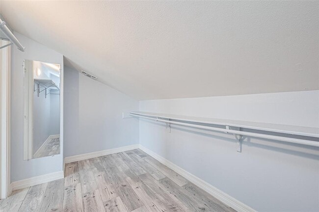 Building Photo - 2115 Streamcrest Ln