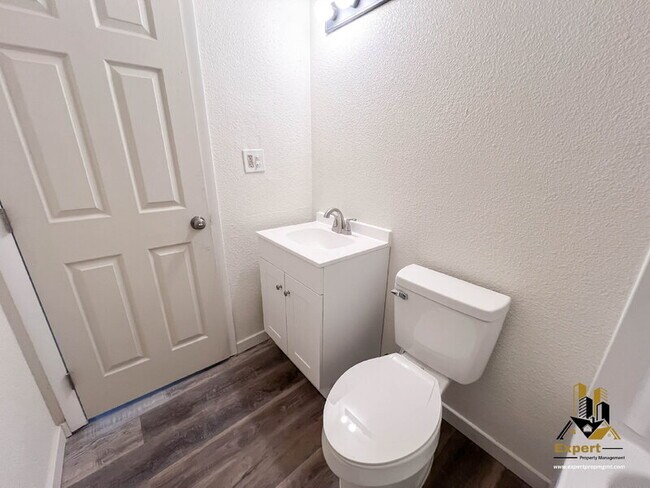 Building Photo - 1507 Nogales St