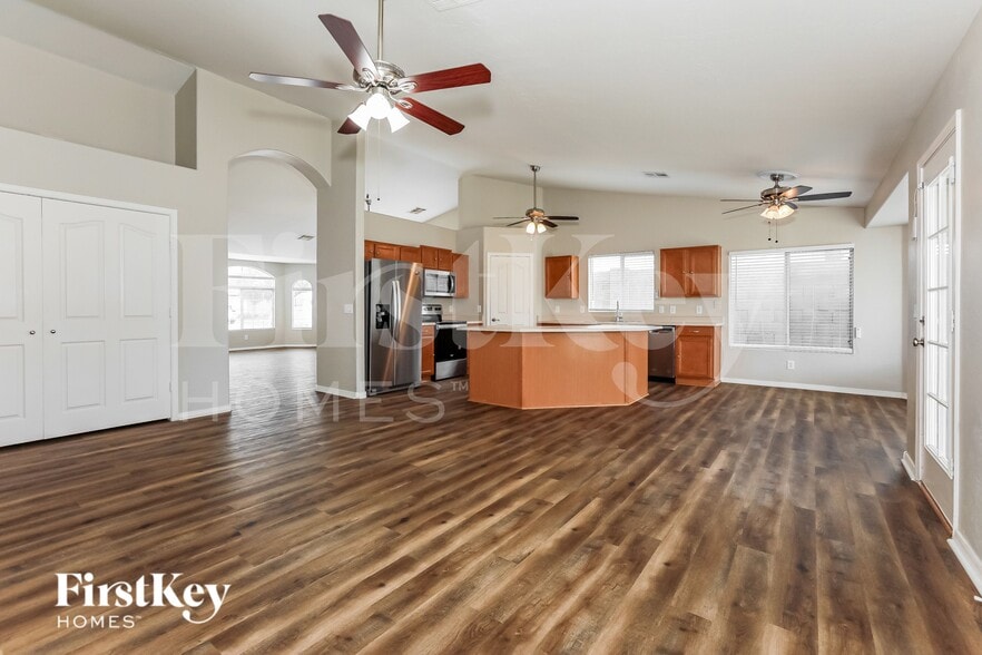 Building Photo - 3645 E Shapinsay Dr