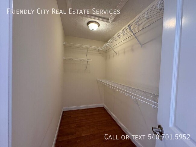 Building Photo - 565 Spring Oaks Drive