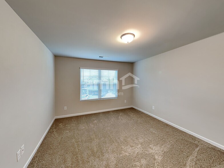 Building Photo - 373 Winston Cir