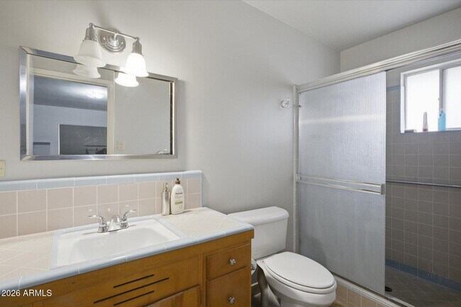 Building Photo - 1701 E Tuckey Ln