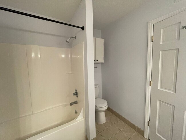 Building Photo - Williamsburg Townhome Available for Rent