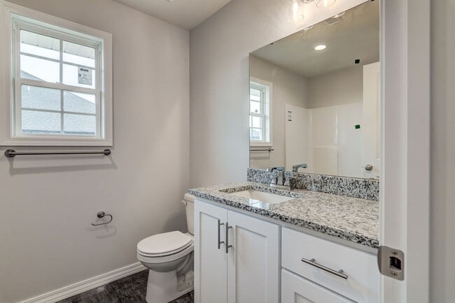 Building Photo - Beautiful, BRAND-NEW 3-bedroom, 2-bath hom...