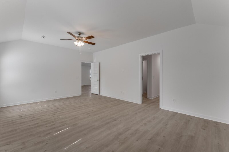 Building Photo - 981 PEBBLE Dr