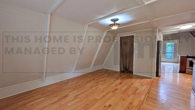 Building Photo - 452 Harper Rd