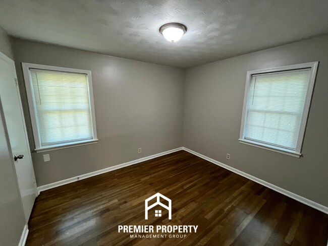 Building Photo - NEWLY RENOVATED 4BR/2BA Whitehaven Home | Detached 2-Car Garage & Tile Floors